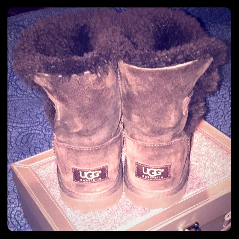 Used size 3 youth UGG boots Baily button